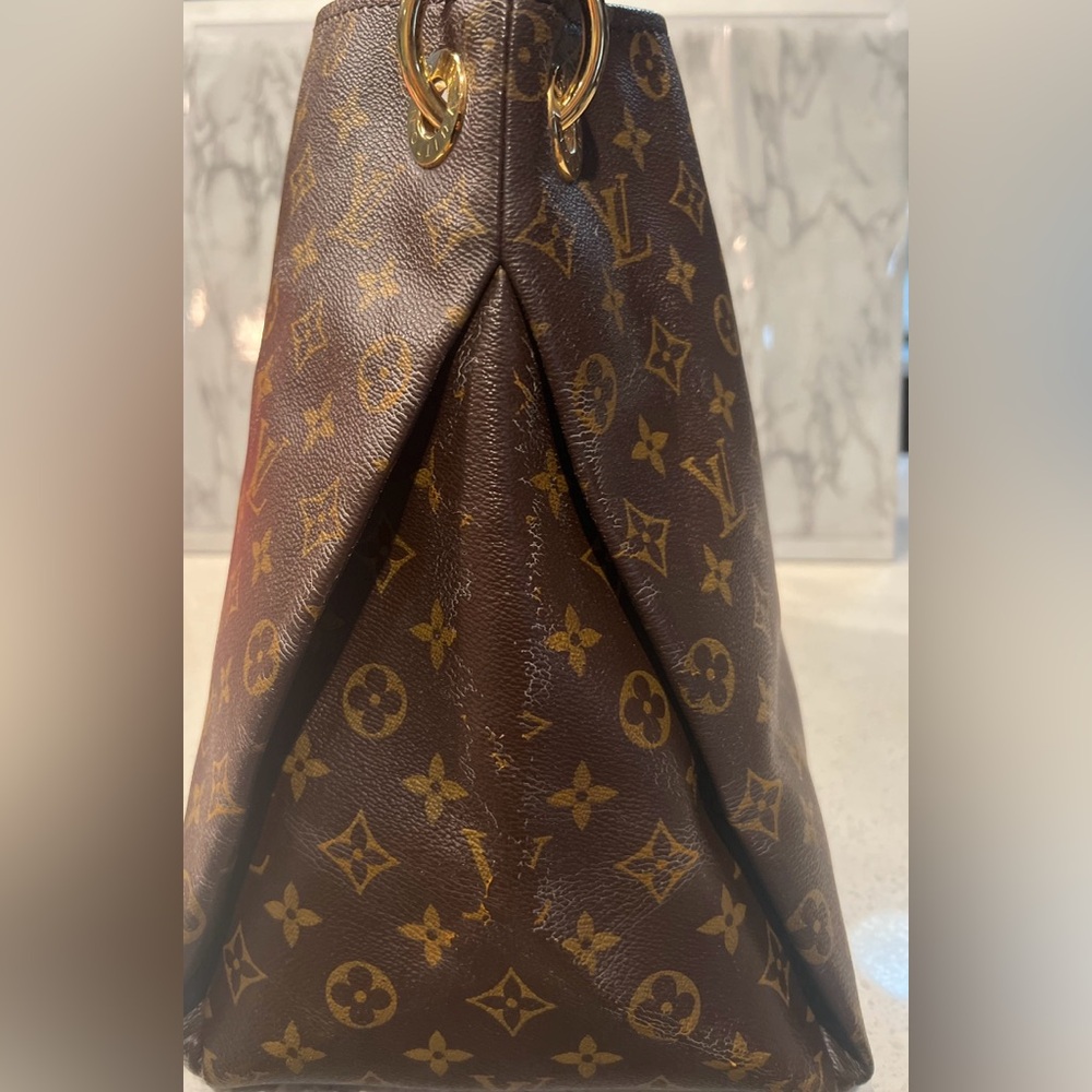 Louis Vuitton Monogram MM Artsy Bag - Picture 10 of 14